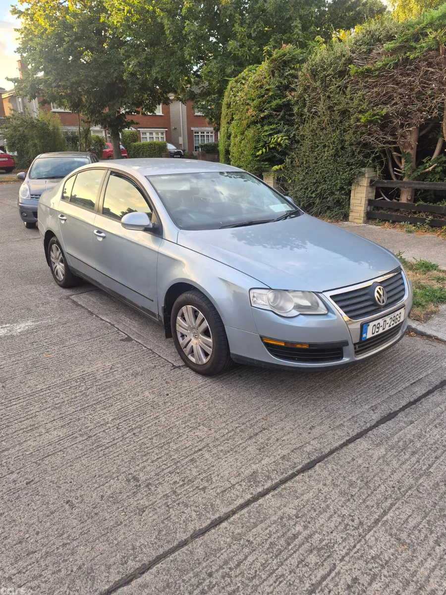 Volkswagen Passat Saloon, Diesel, 2009, Blue
