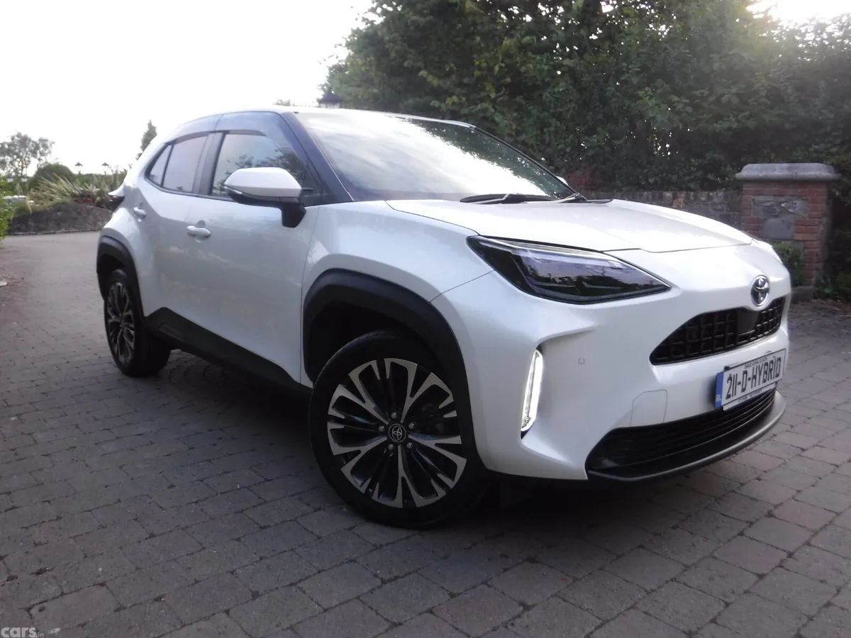 Toyota Yaris Cross SUV, Petrol Hybrid, 2021, White