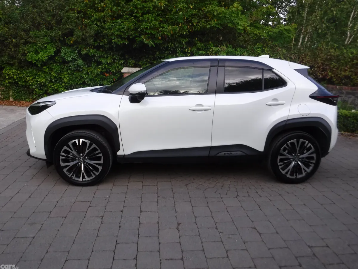 Toyota Yaris Cross SUV, Petrol Hybrid, 2021, White