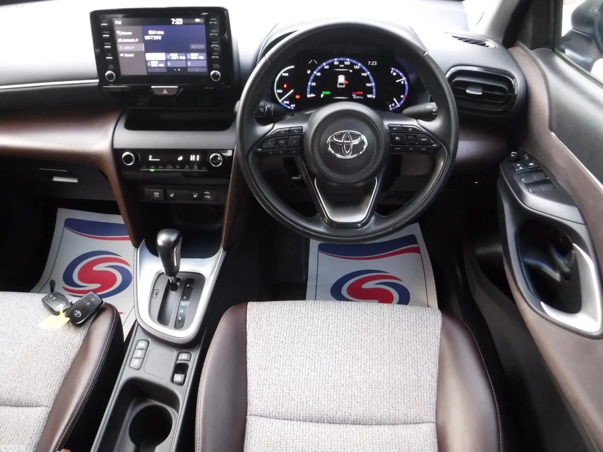 Toyota Yaris Cross SUV, Petrol Hybrid, 2021, White