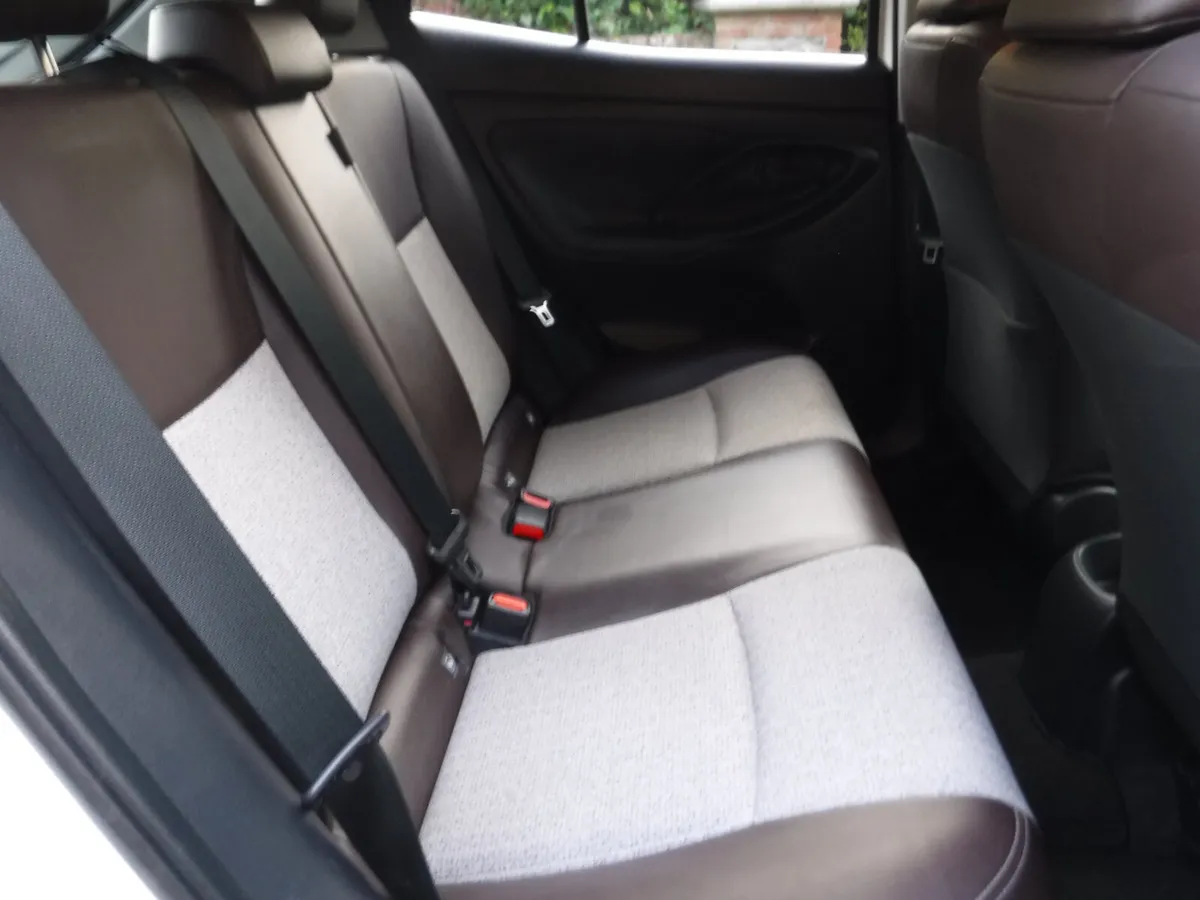Toyota Yaris Cross SUV, Petrol Hybrid, 2021, White