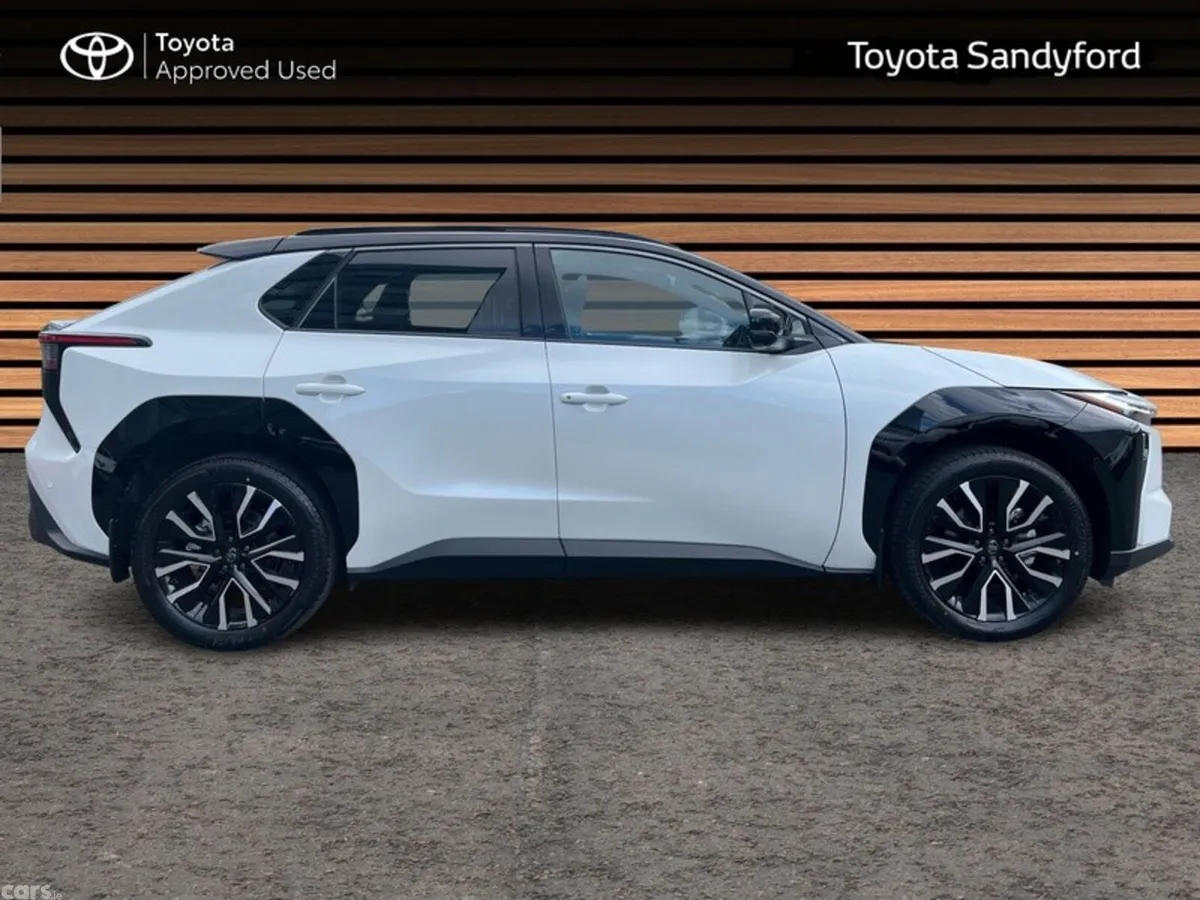 Toyota bZ4X Estate, Electric, 2026, White