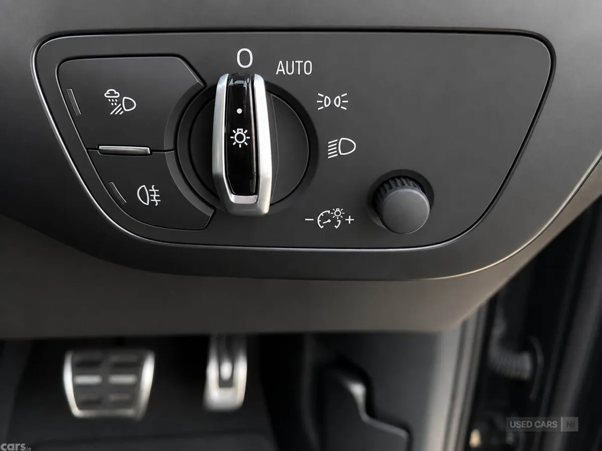 Audi Q7 , Petrol, 2016, Black