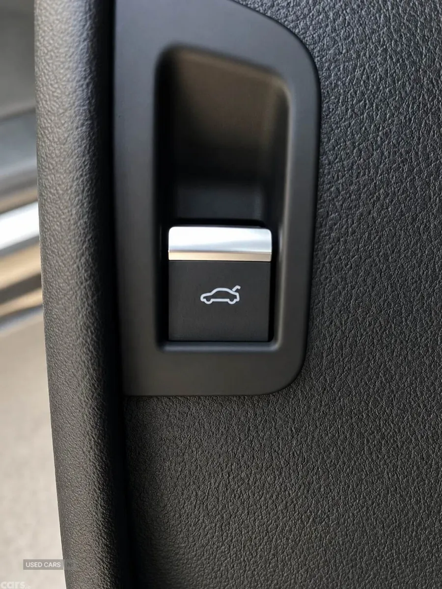 Audi Q7 , Petrol, 2016, Black