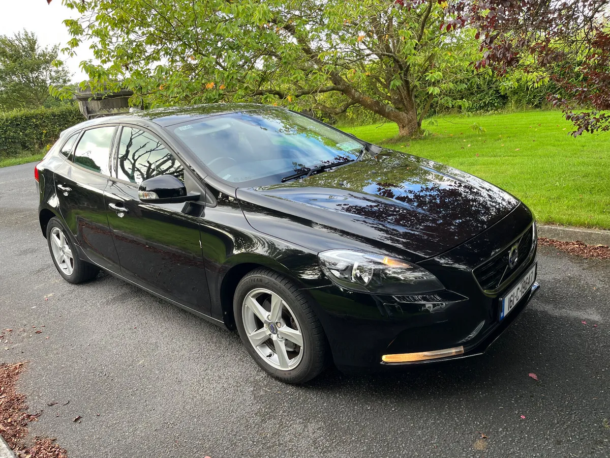 Volvo V40 Hatchback, Petrol, 2016, Black