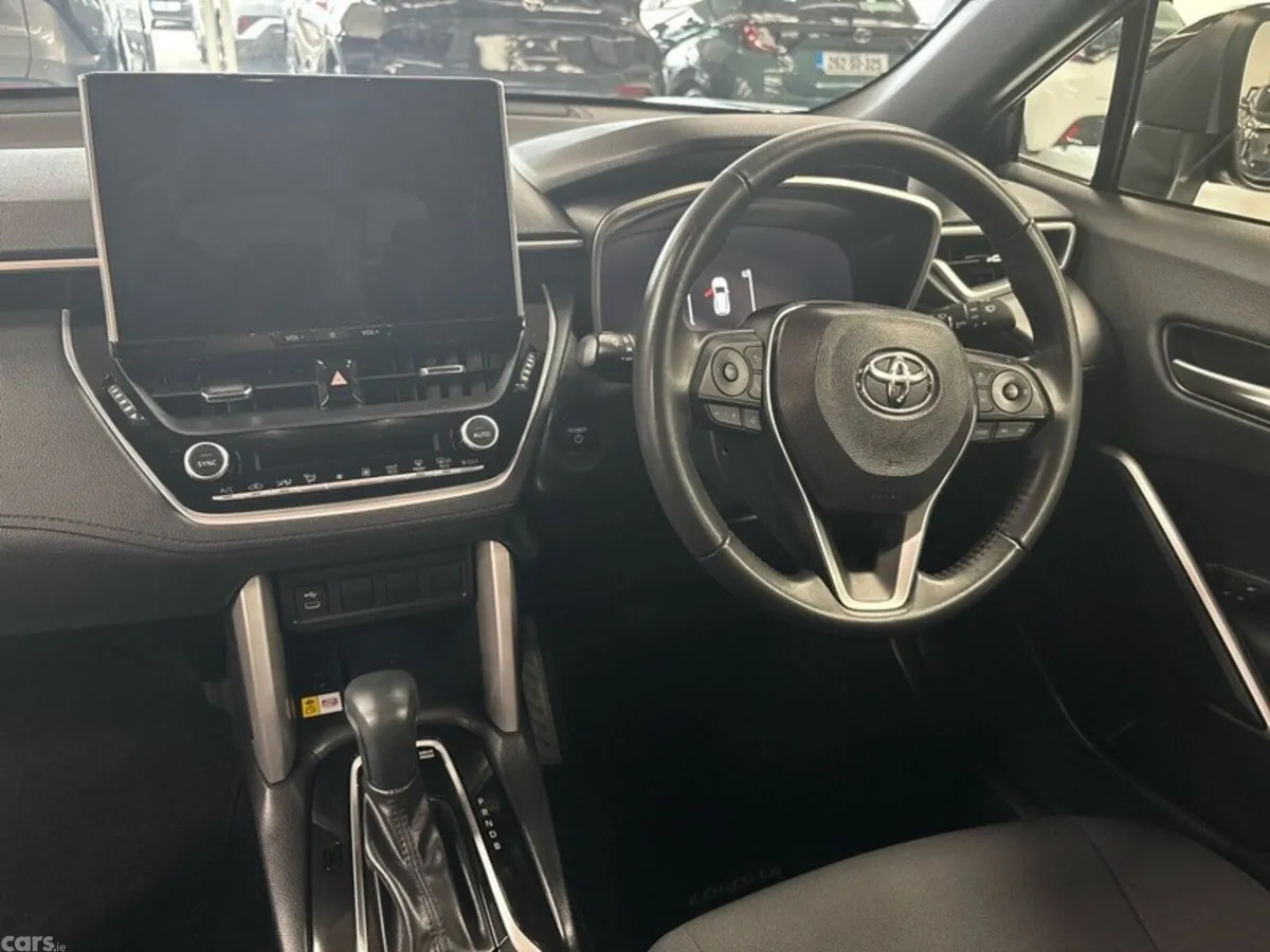 Toyota Corolla Cross Hatchback, Petrol Hybrid, 2024, Black