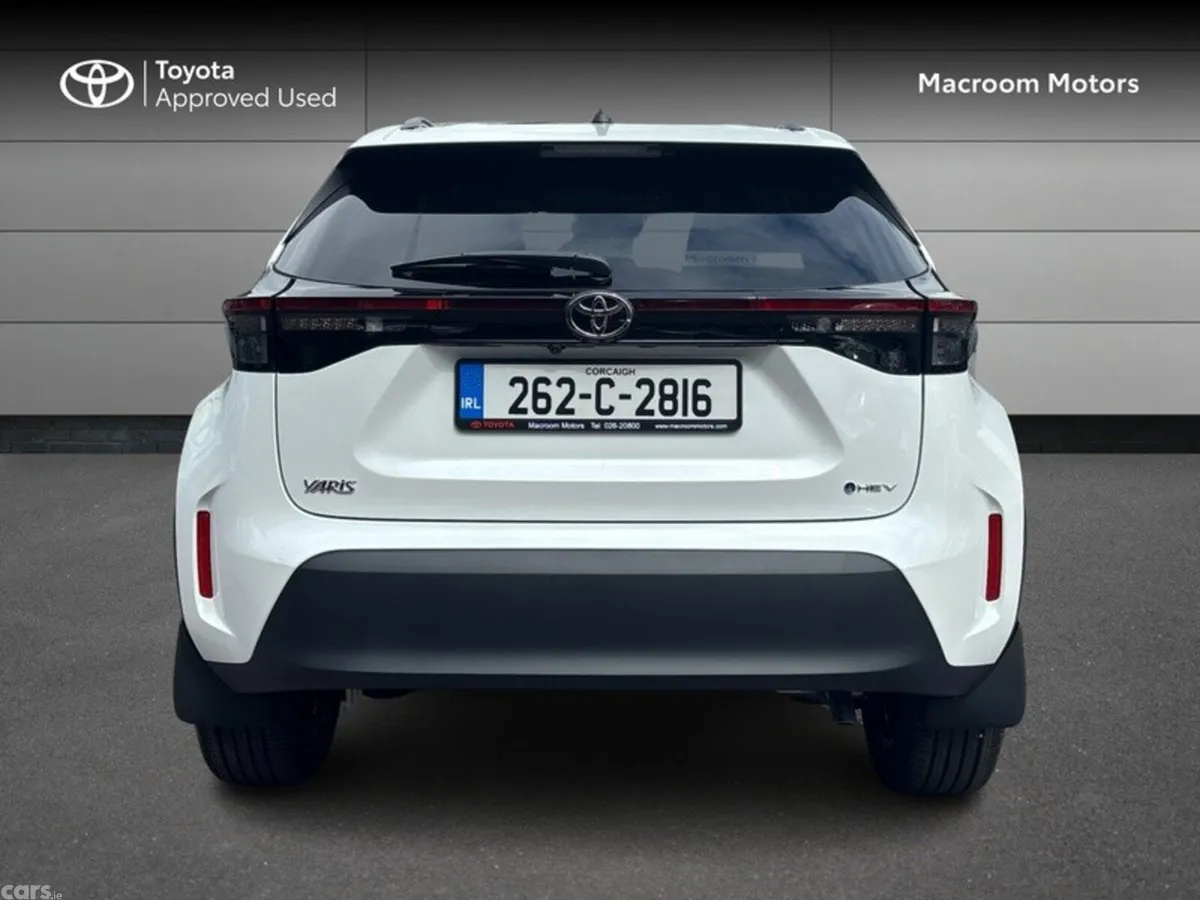 Toyota Yaris Cross Hatchback, Petrol Hybrid, 2026, White