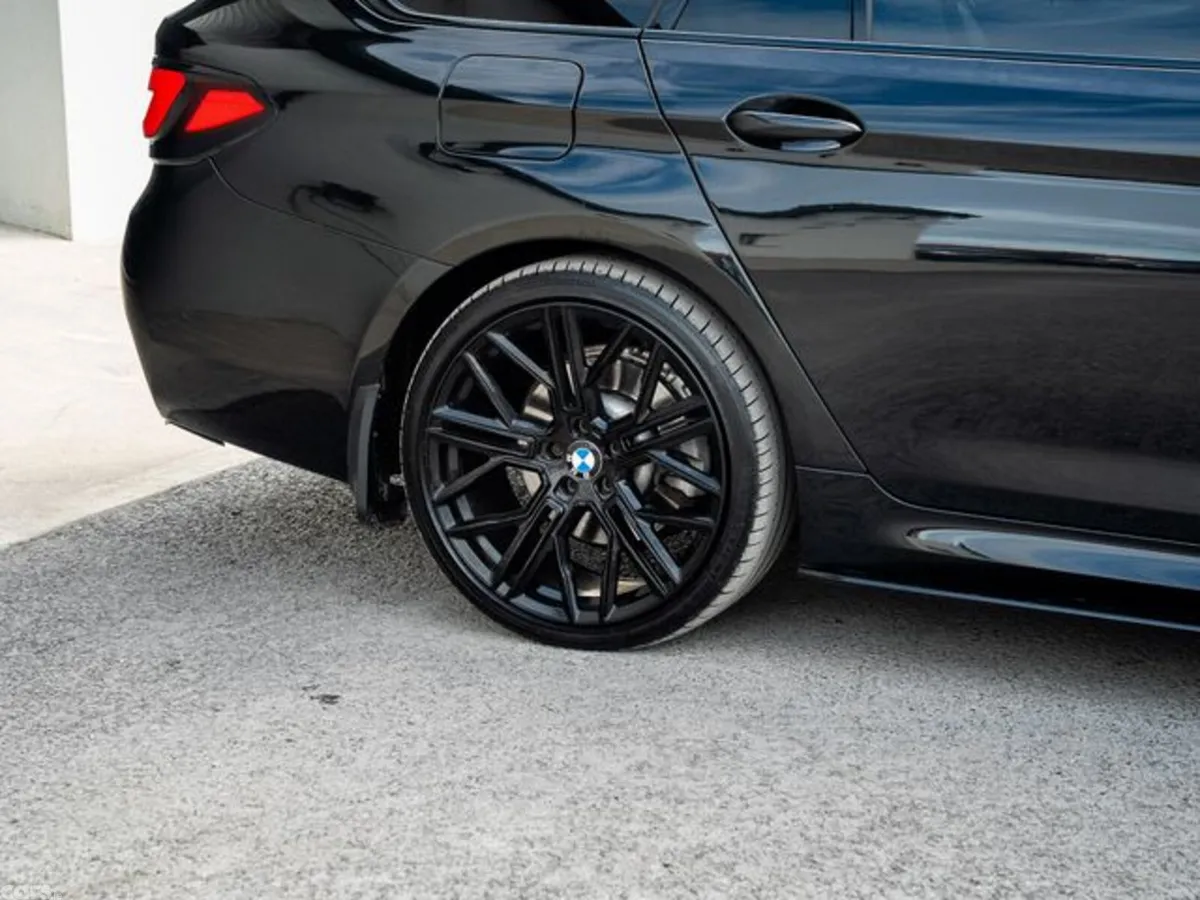 BMW 5-Series Estate, Diesel, 2022, Black