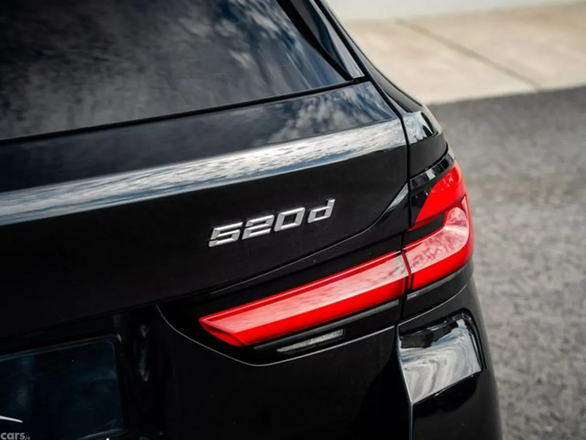 BMW 5-Series Estate, Diesel, 2022, Black