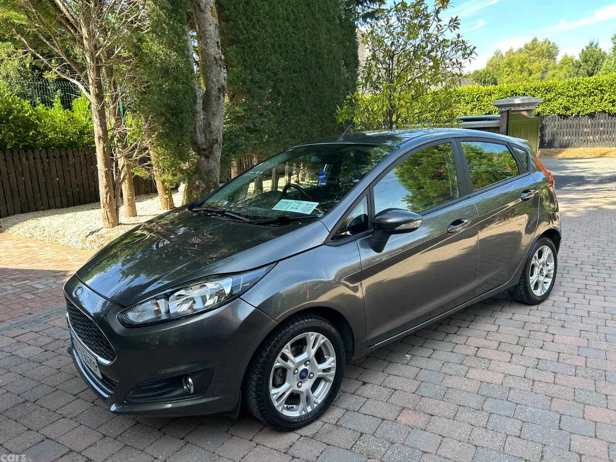 Ford Fiesta Hatchback, Petrol, 2017, Grey