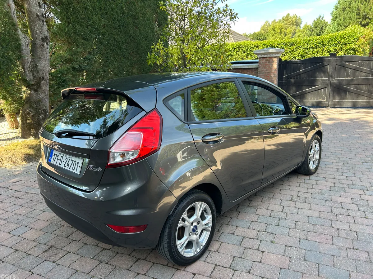 Ford Fiesta Hatchback, Petrol, 2017, Grey