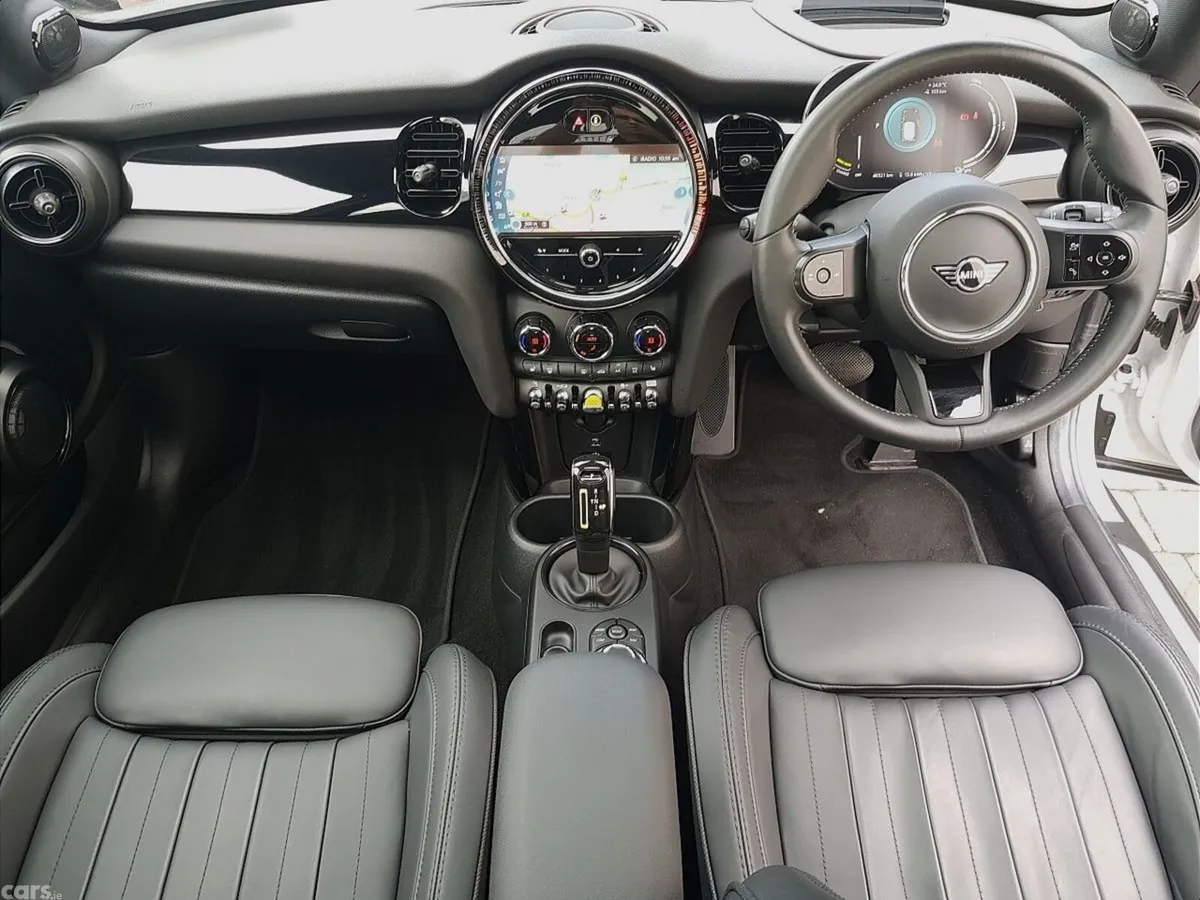 Mini Cooper Hatchback, Electric, 2023, White