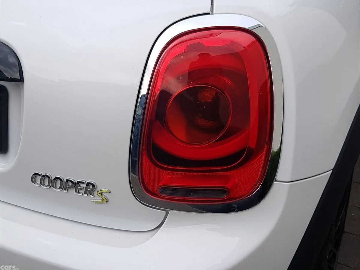 Mini Cooper Hatchback, Electric, 2023, White