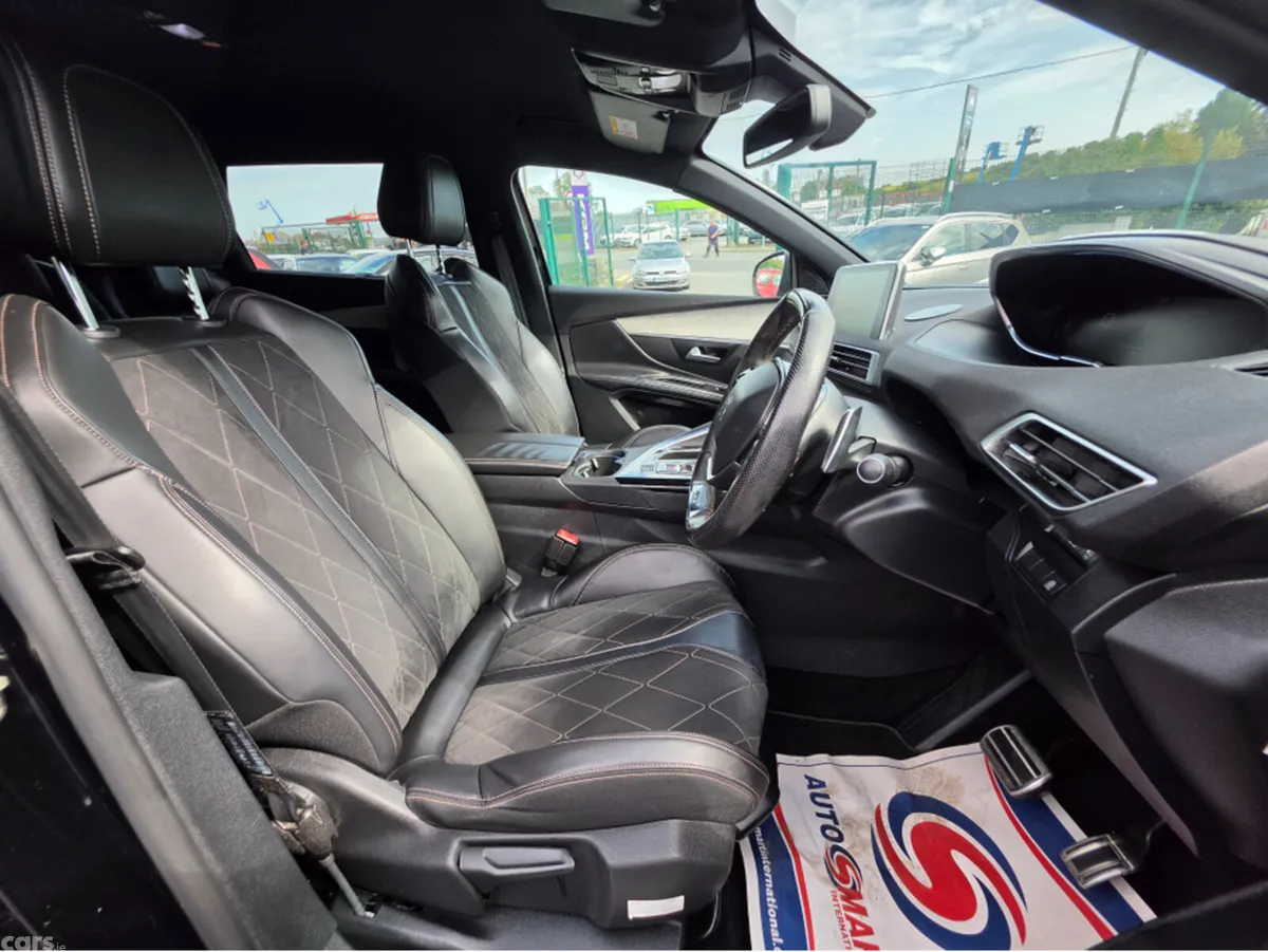 Peugeot 5008 MPV, Diesel, 2018, Black