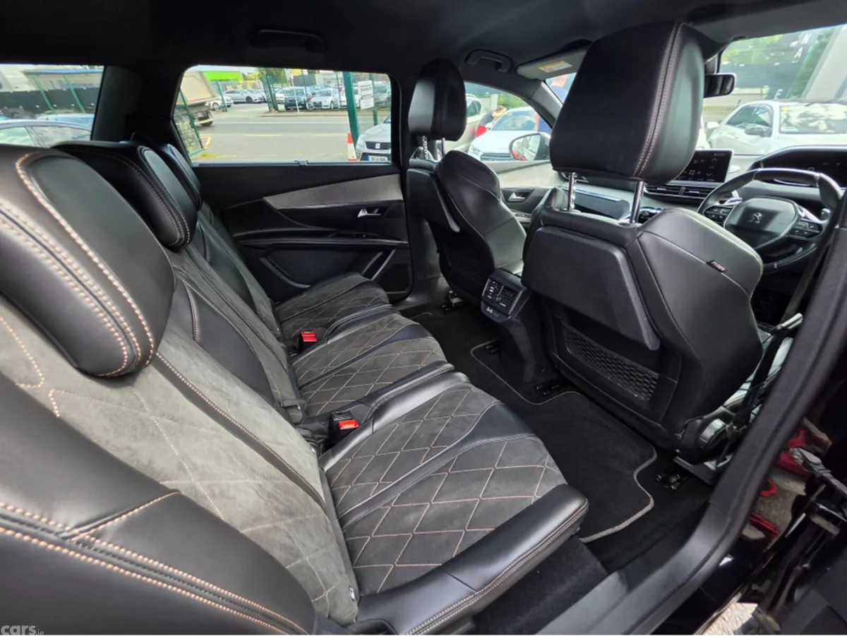 Peugeot 5008 MPV, Diesel, 2018, Black