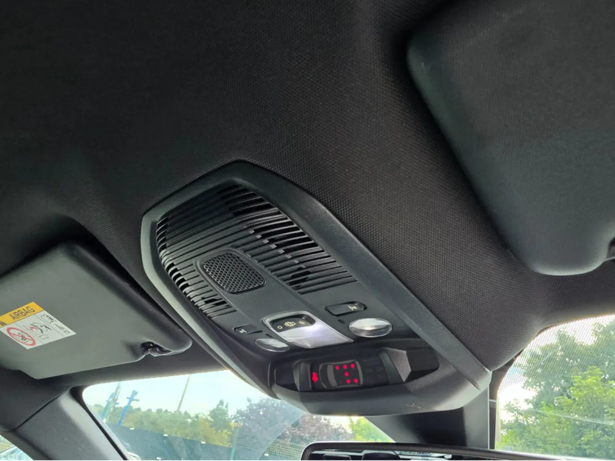 Peugeot 5008 MPV, Diesel, 2018, Black
