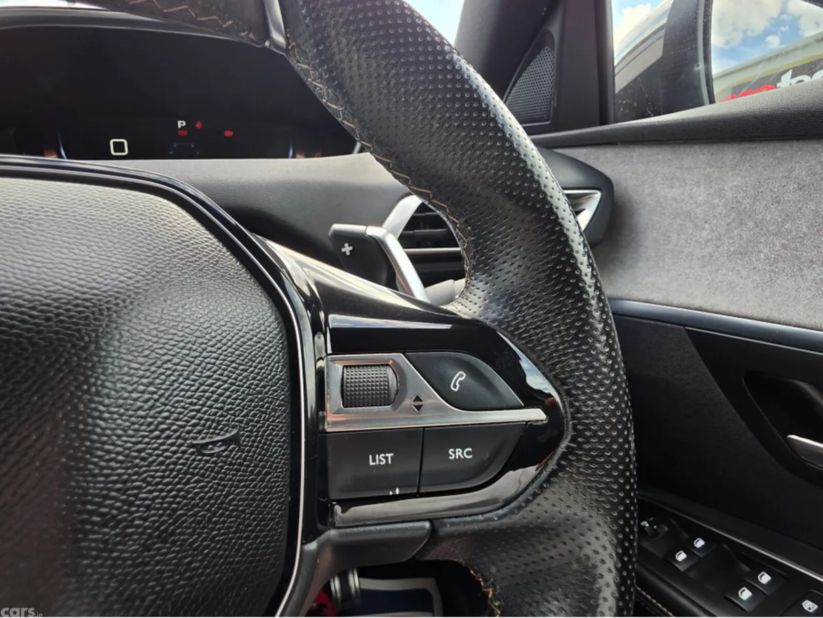 Peugeot 5008 MPV, Diesel, 2018, Black