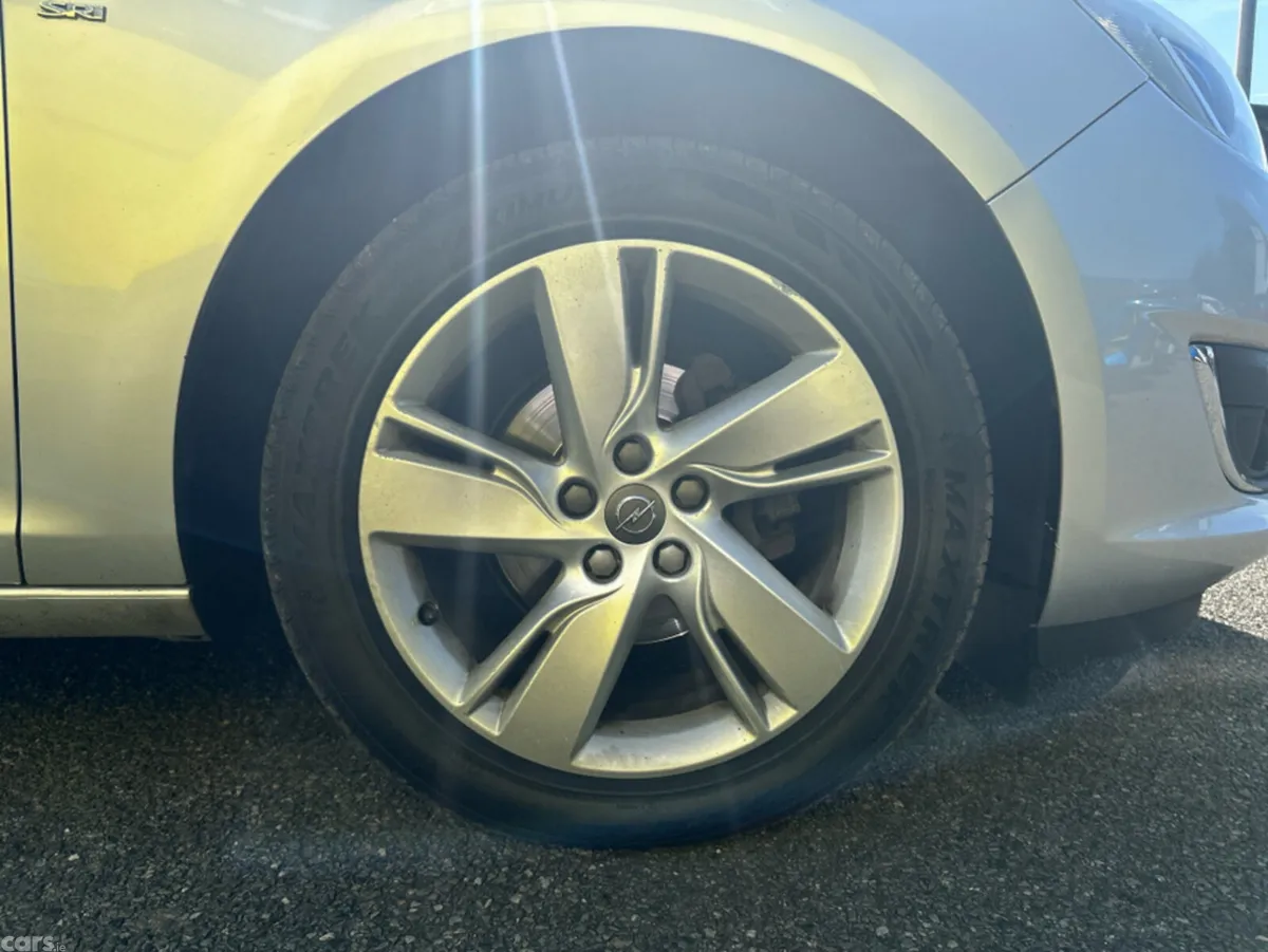 Opel Astra Hatchback, Diesel, 2014, Silver