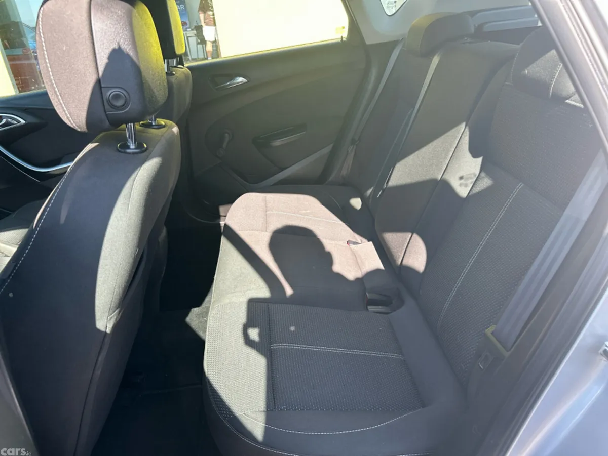 Opel Astra Hatchback, Diesel, 2014, Silver