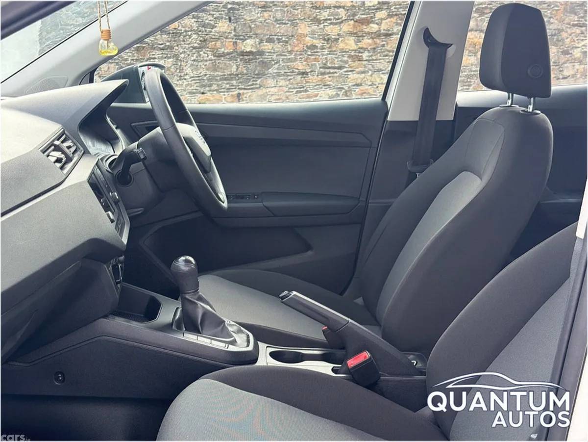SEAT Arona Hatchback, Petrol, 2019, White