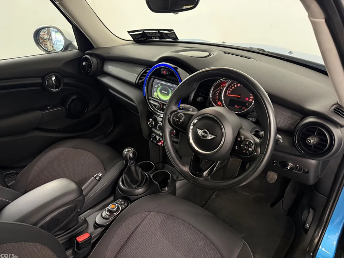 Mini Cooper Hatchback, Petrol, 2015, Blue