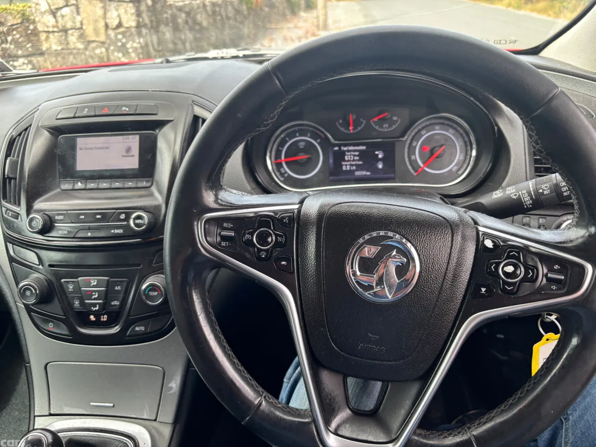 Vauxhall Insignia Hatchback, Diesel, 2015, Red