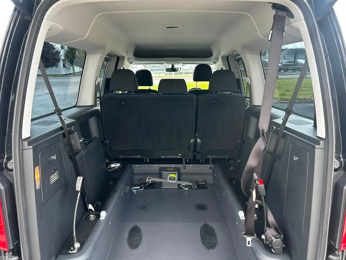 Volkswagen Caddy Maxi Life MPV, Diesel, 2021, Black