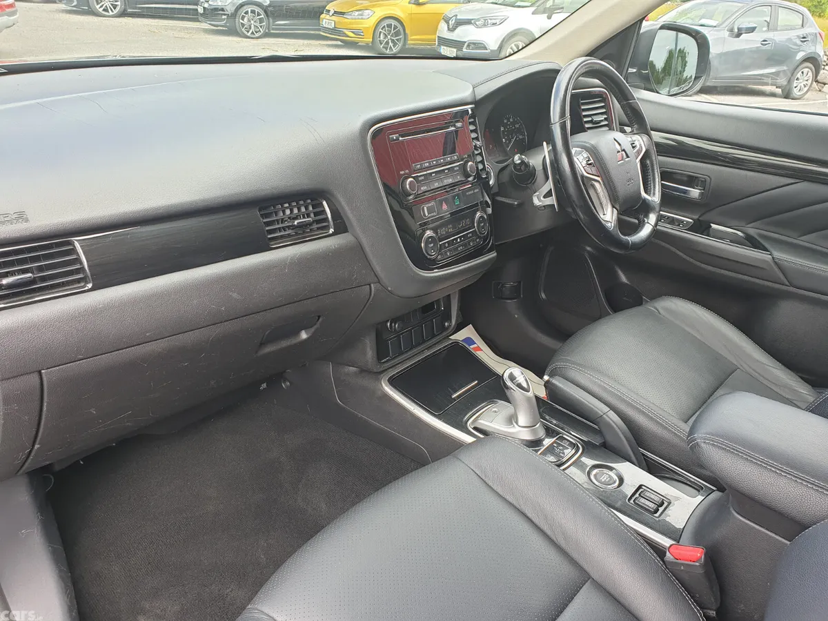 Mitsubishi Outlander SUV, Petrol Plug-in Hybrid, 2016, Black