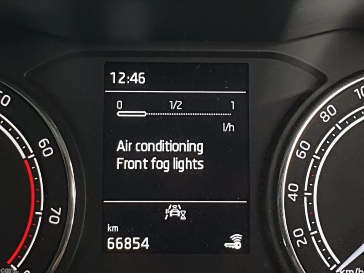 Skoda Kamiq Hatchback, Petrol, 2022, Grey
