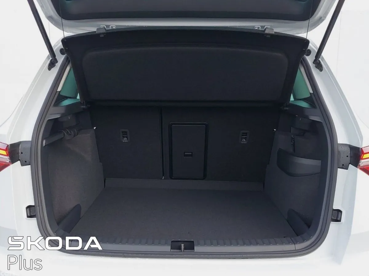 Skoda Karoq SUV, Diesel, 2026, White