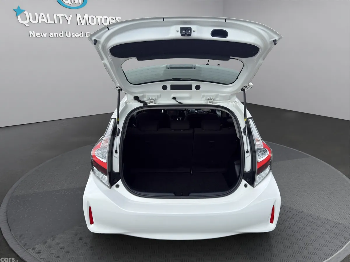 Toyota Aqua Hatchback, Petrol Hybrid, 2021, White