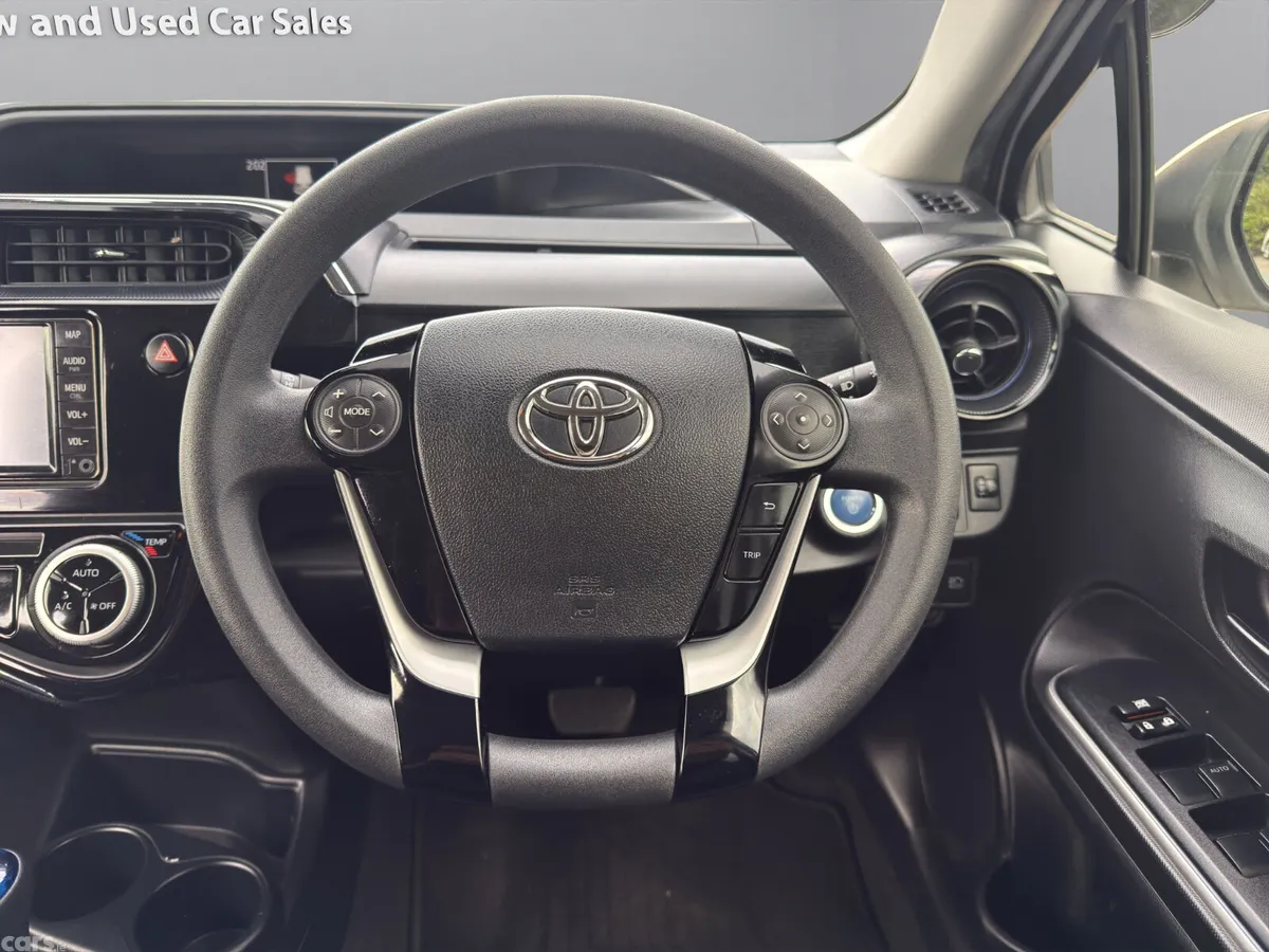 Toyota Aqua Hatchback, Petrol Hybrid, 2021, White
