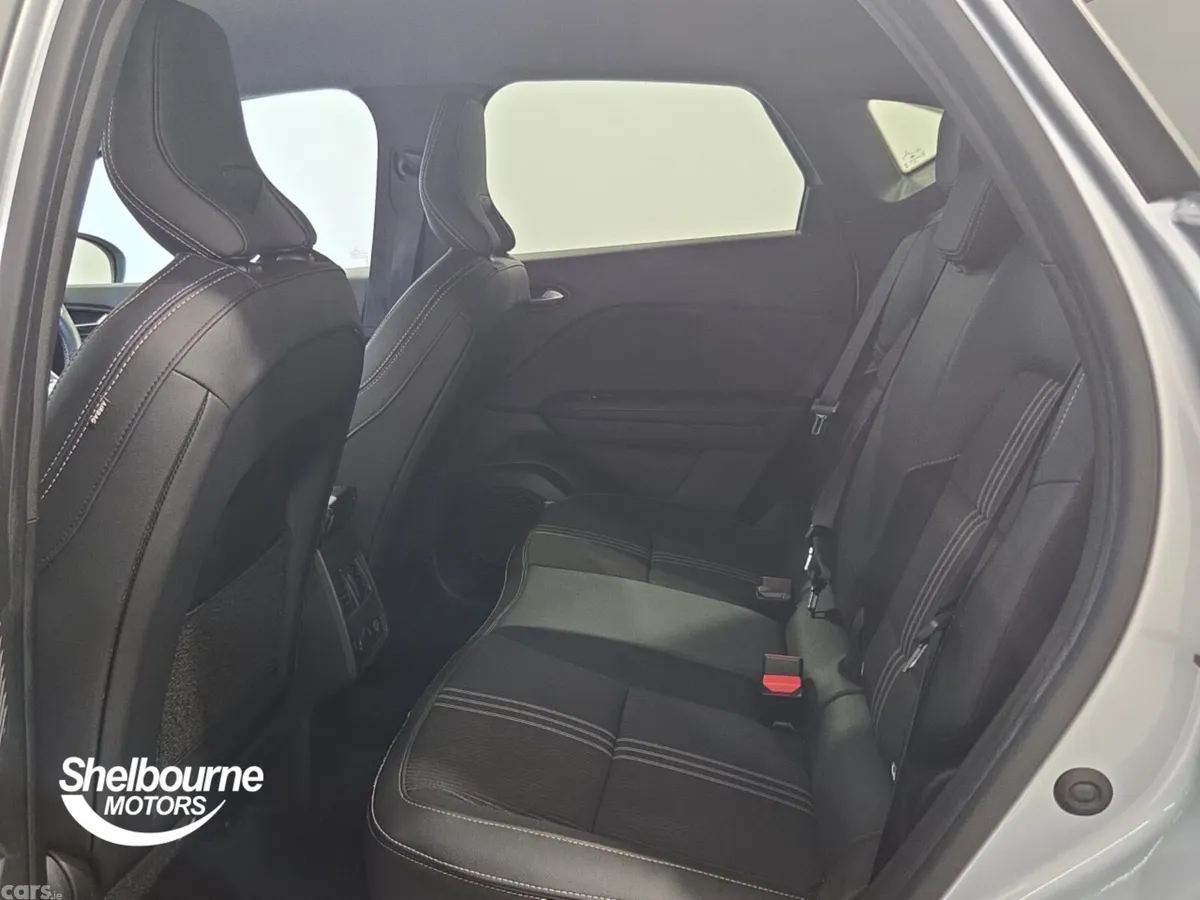 Renault Captur Hatchback, Petrol Hybrid, 2023, Grey