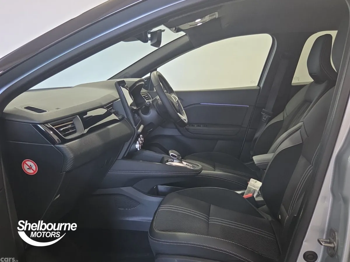 Renault Captur Hatchback, Petrol Hybrid, 2023, Grey