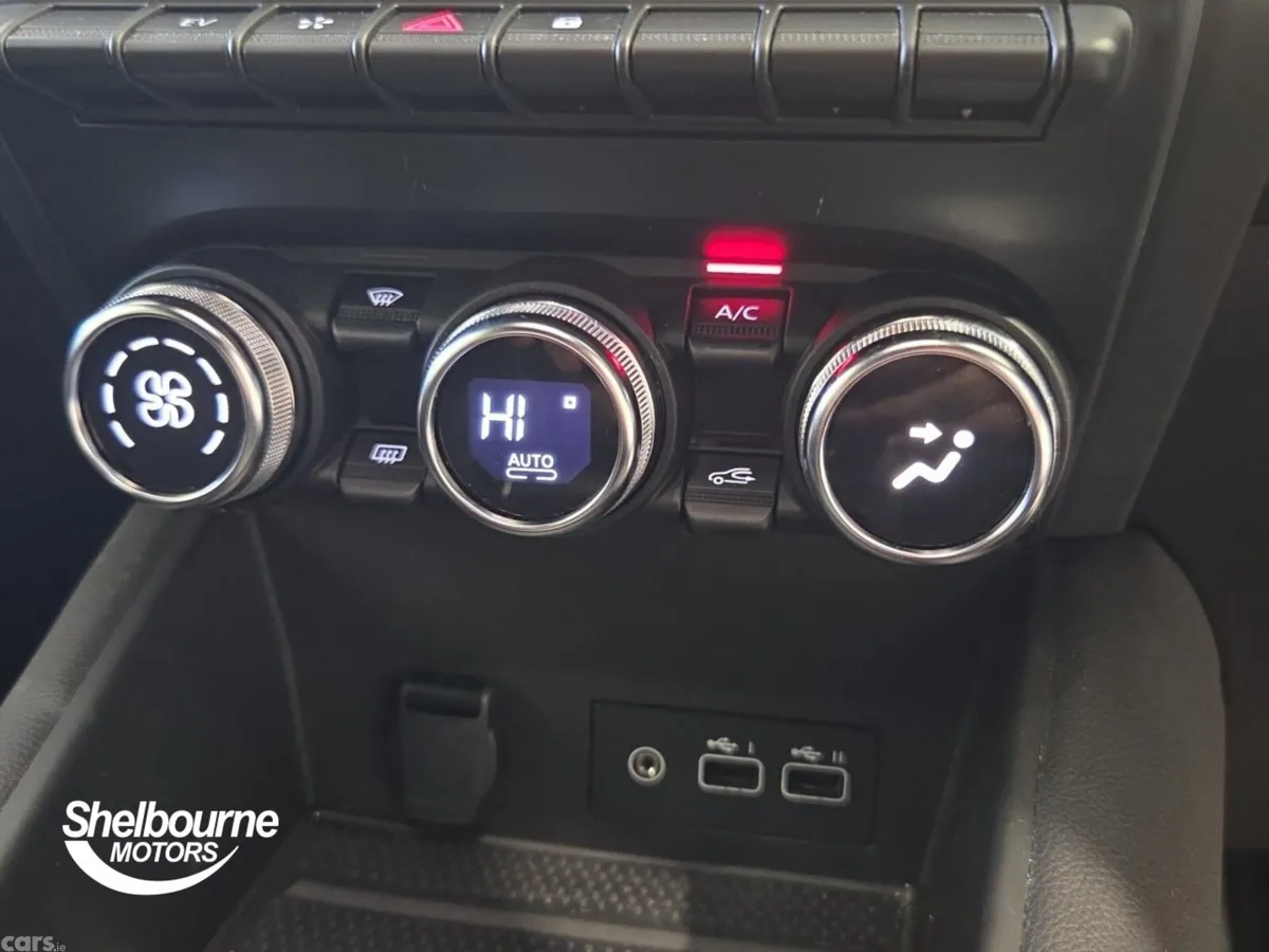 Renault Captur Hatchback, Petrol Hybrid, 2023, Grey