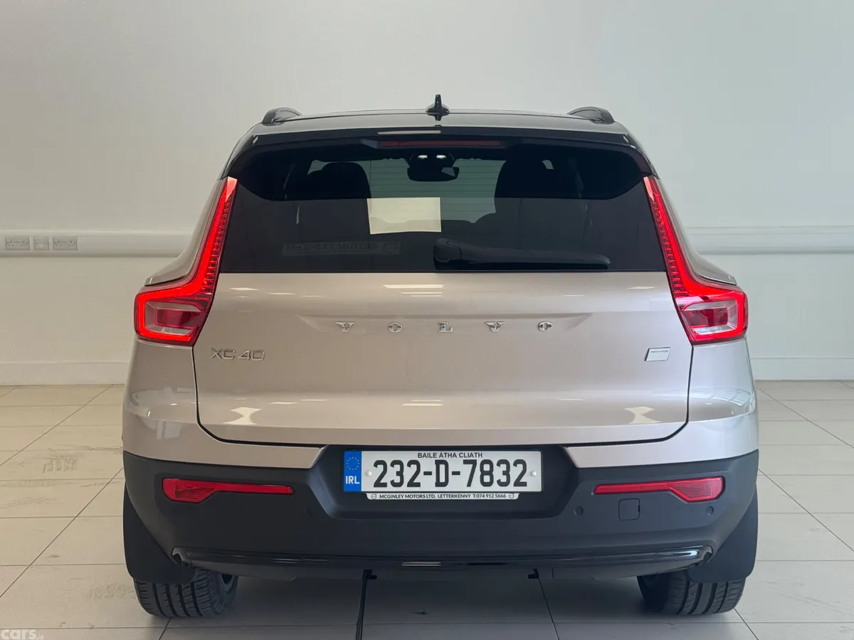 Volvo XC40 Estate/Jeep, Electric, 2023, Grey