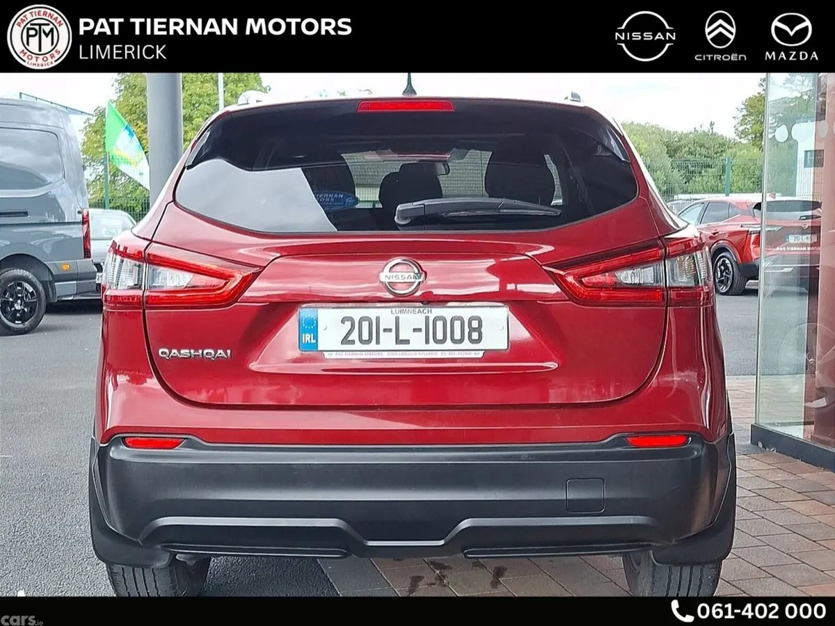Nissan Qashqai MPV, Petrol, 2020, Red