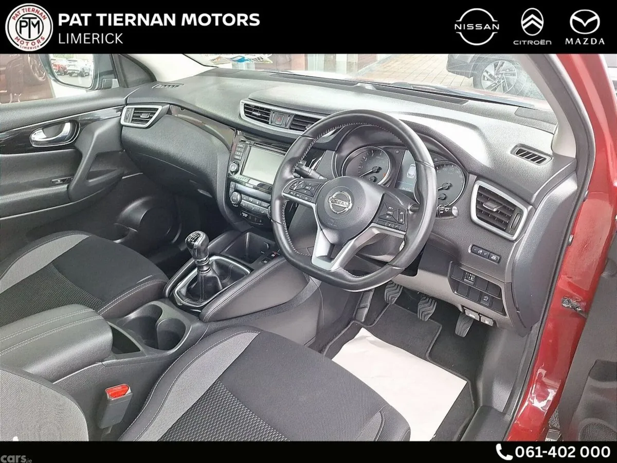 Nissan Qashqai MPV, Petrol, 2020, Red