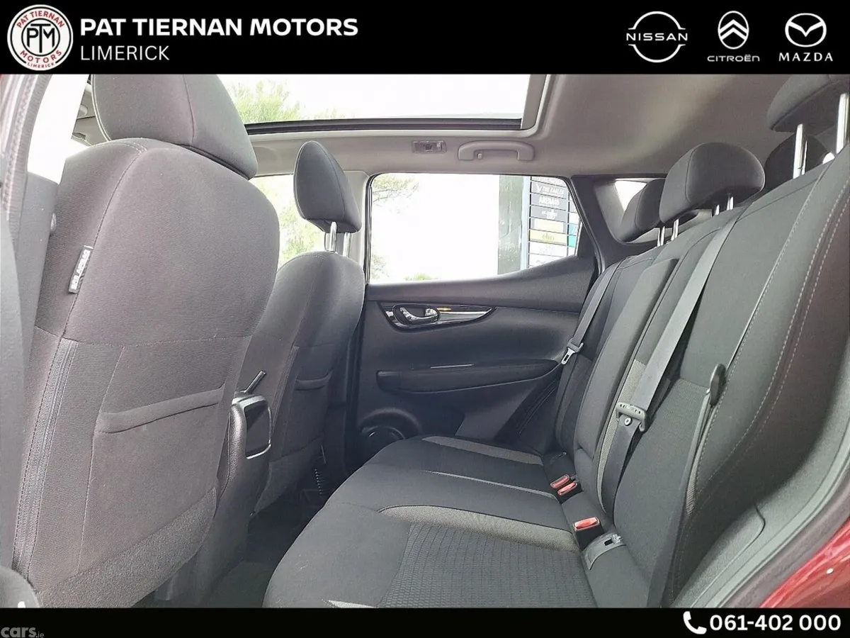 Nissan Qashqai MPV, Petrol, 2020, Red