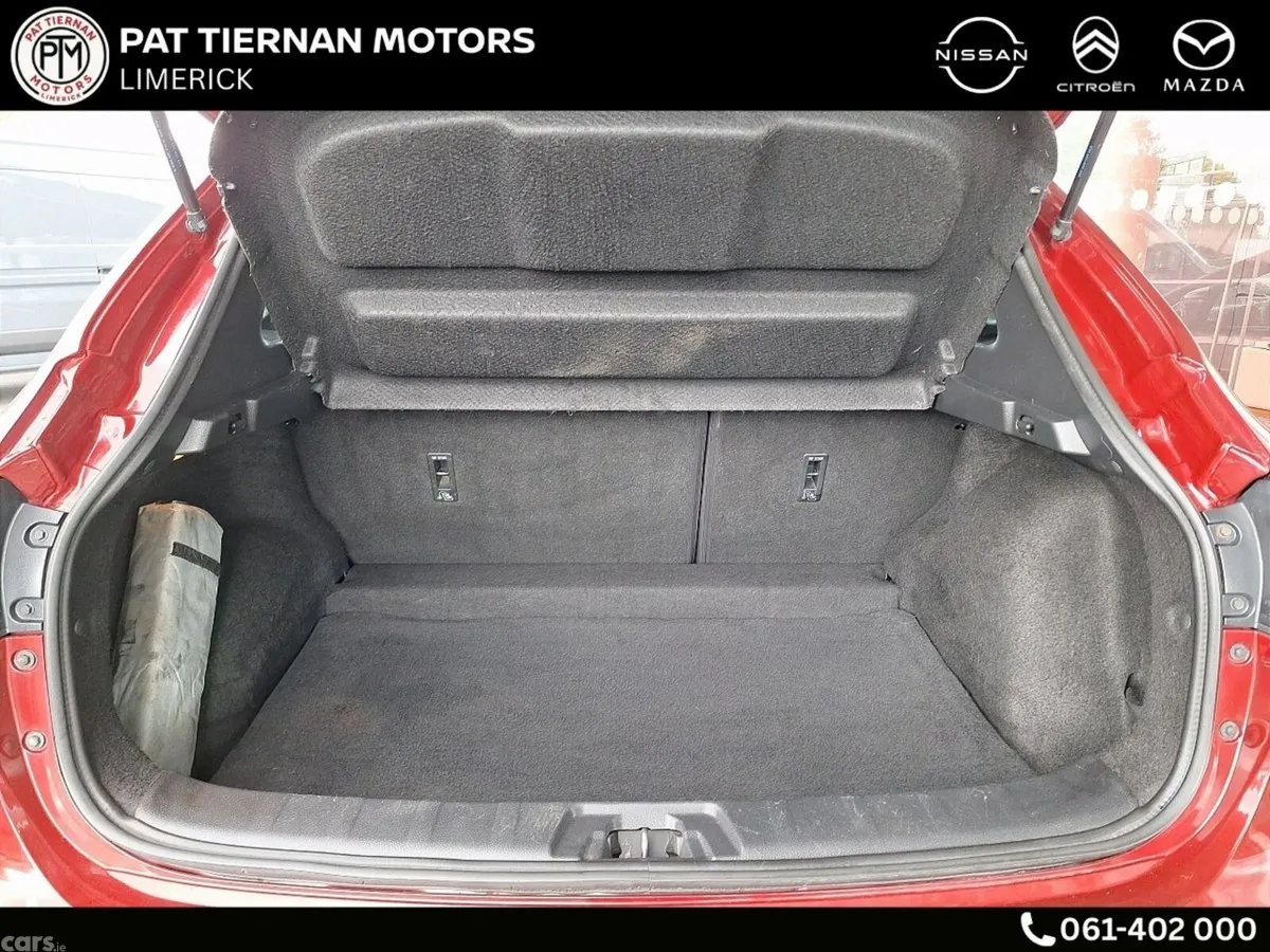 Nissan Qashqai MPV, Petrol, 2020, Red