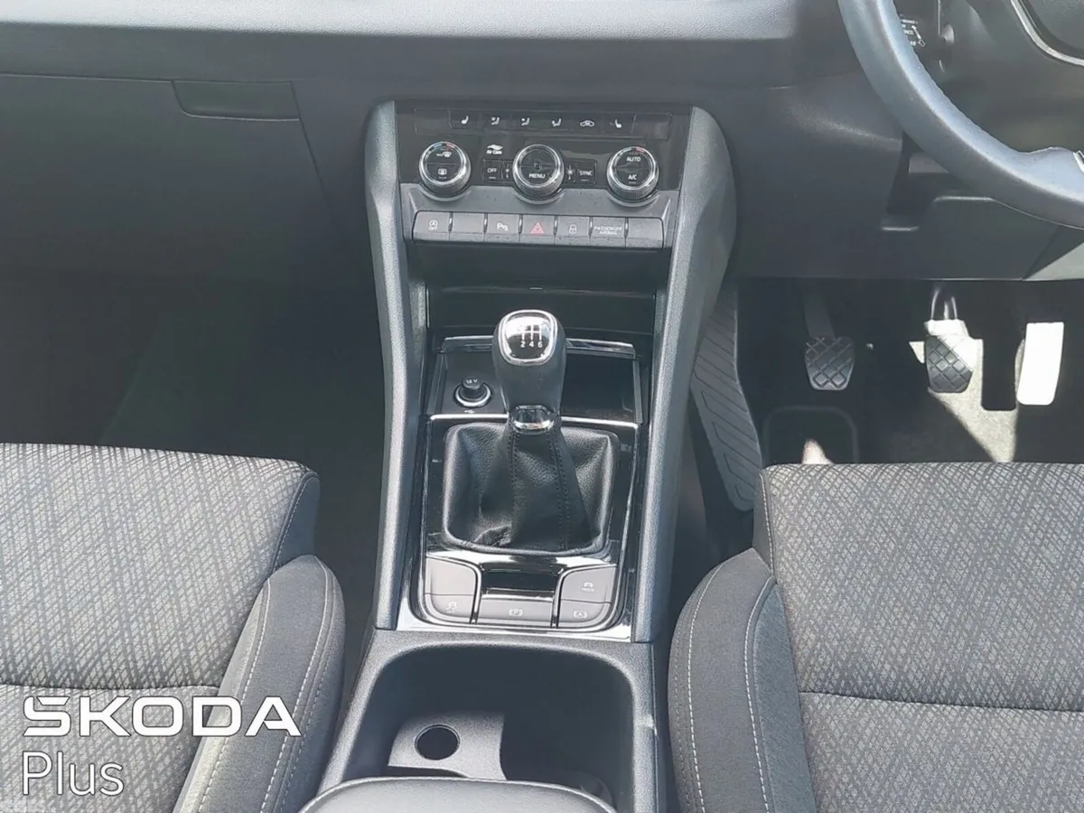 Skoda Karoq SUV, Diesel, 2024, Grey
