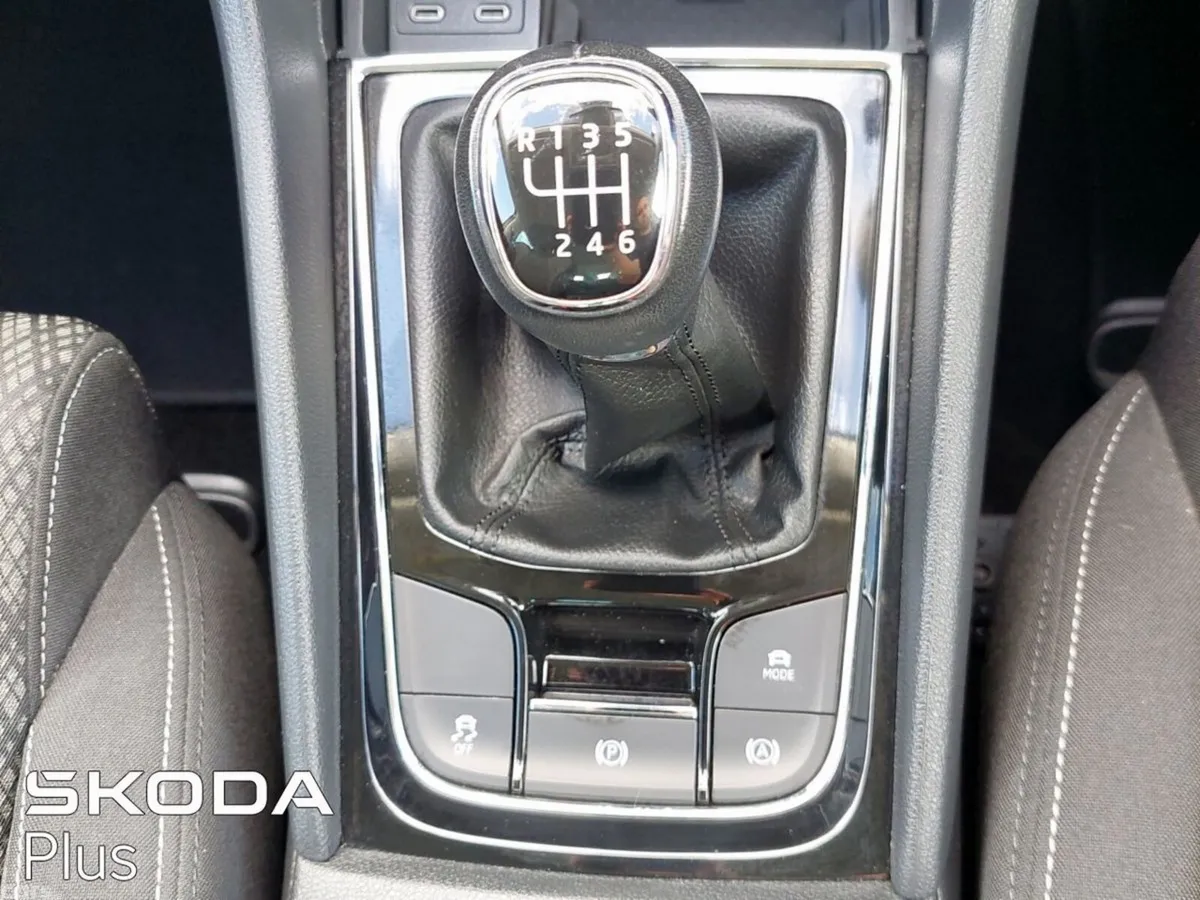 Skoda Karoq SUV, Diesel, 2024, Grey