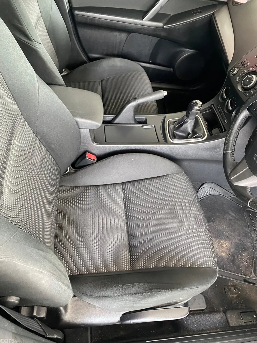 Mazda Mazda3 Hatchback, Diesel, 2013, Grey