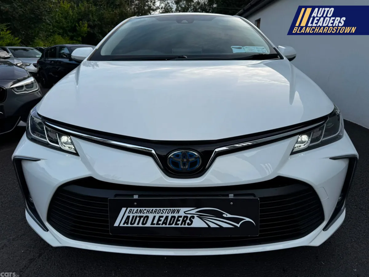 Toyota Corolla Saloon, Petrol Hybrid, 2020, White
