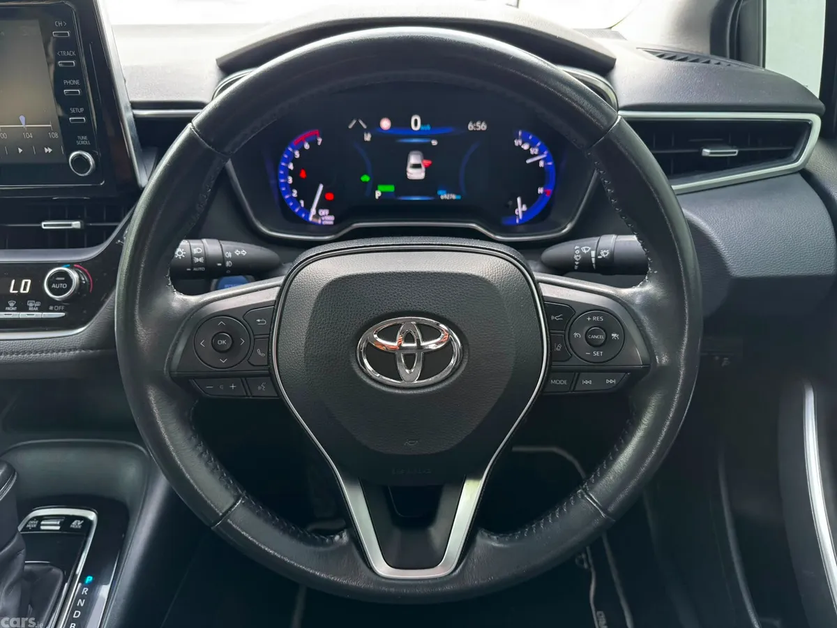 Toyota Corolla Saloon, Petrol Hybrid, 2020, White