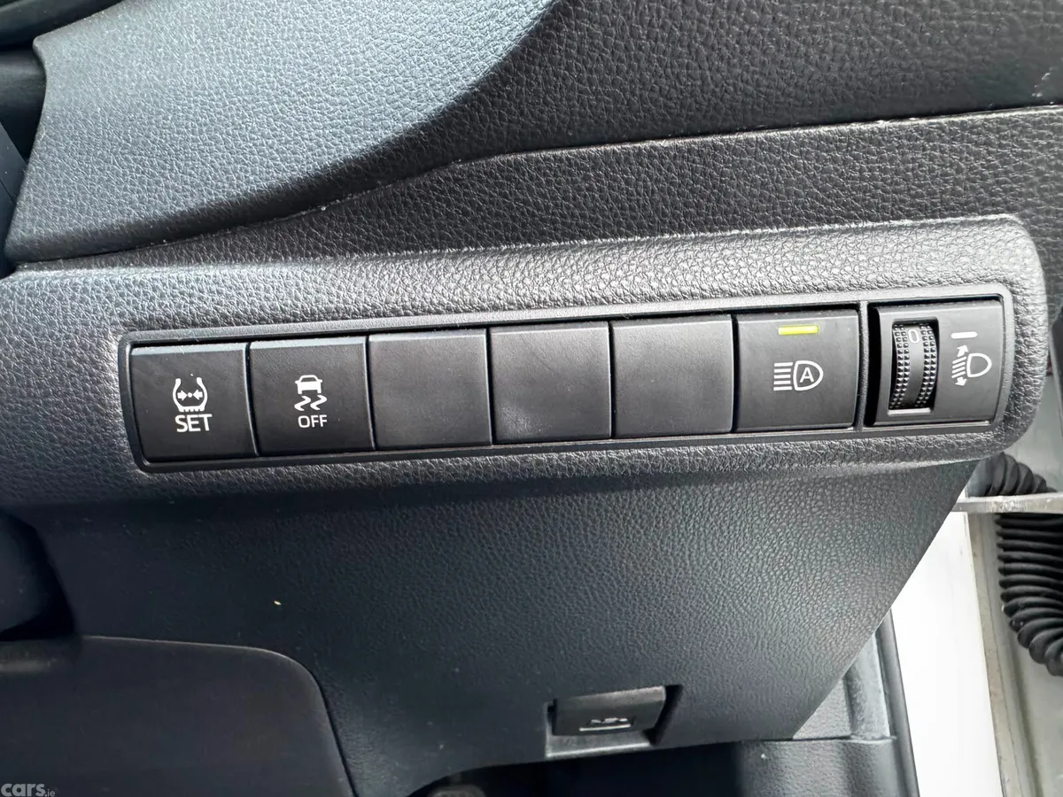 Toyota Corolla Saloon, Petrol Hybrid, 2020, White