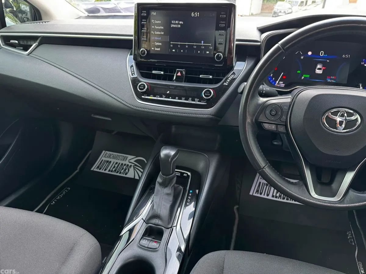 Toyota Corolla Saloon, Petrol Hybrid, 2020, White