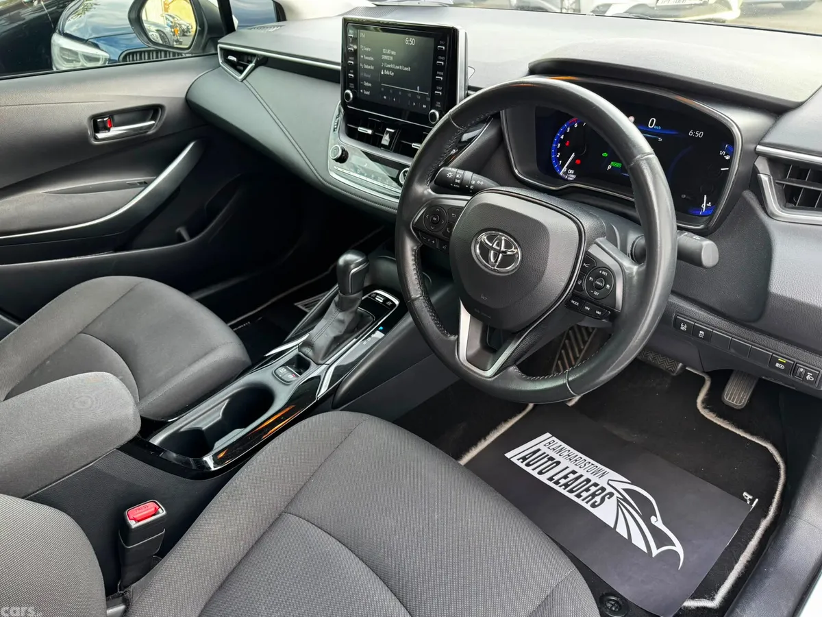 Toyota Corolla Saloon, Petrol Hybrid, 2020, White