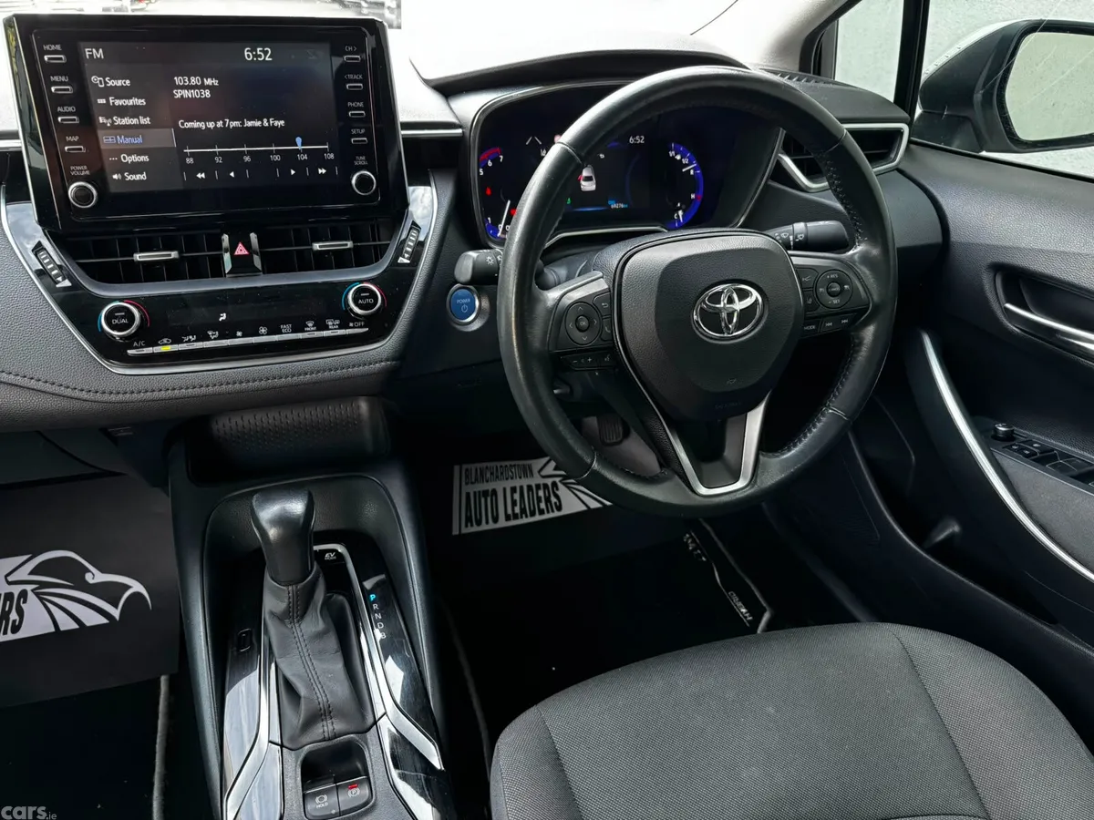 Toyota Corolla Saloon, Petrol Hybrid, 2020, White