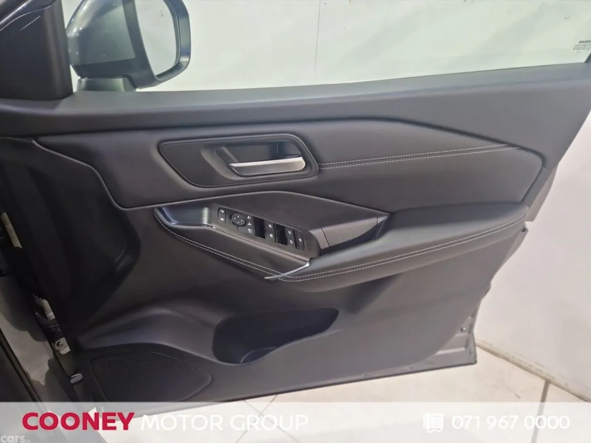 Nissan Qashqai MPV, Petrol Hybrid, 2023, Grey